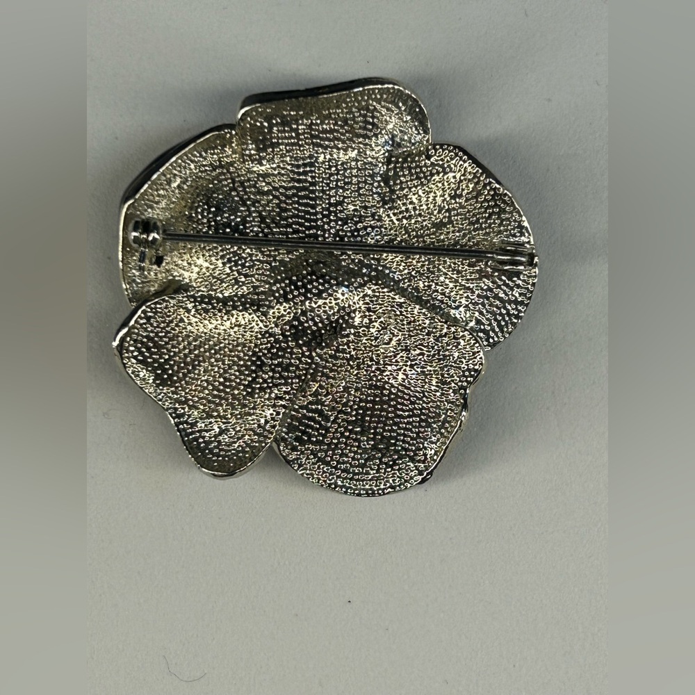 006. Black and Red Flower Pin Brooch - Picture 2 of 3